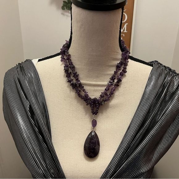 Amethyst chip necklace w/pendant - Picture 2 of 12
